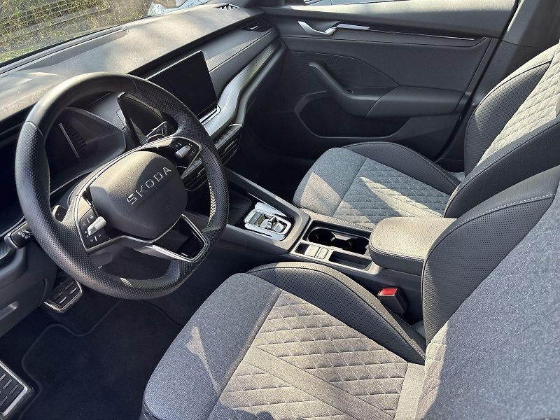 Škoda Octavia (2025) Combi 2.0 TSI 4x4 DSG Sportlin - fotka 7 z 31