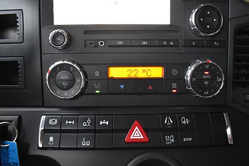 Mercedes-Benz Actros 2548 6x2 prachotěsná skříň - fotka 11 z 18