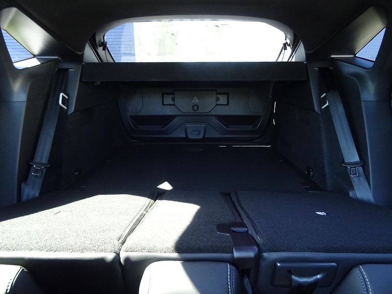 Peugeot 3008 (2026) GT Elektromotor 157kW / 210k - fotka 15 z 51