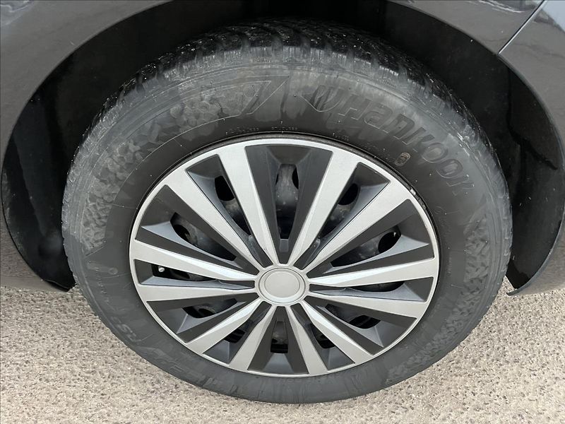 Opel Zafira 1,6 CDTi 100KW TOURER 2xKOLA - fotka 38 z 39