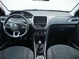 Peugeot 2008 (2015) 1.2 PT, AC, navi - náhled 8