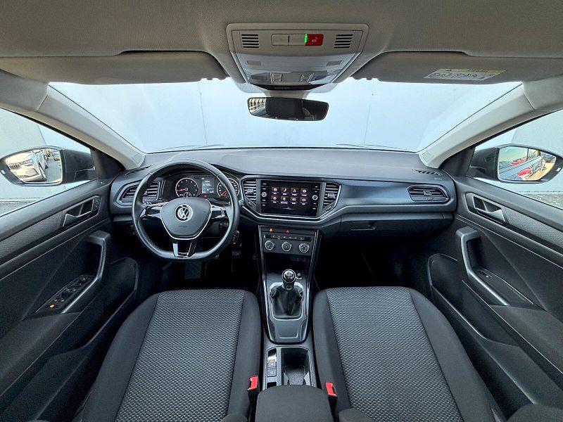 Volkswagen T-Roc (2022) 1.0 TSI 81kW - fotka 9 z 35