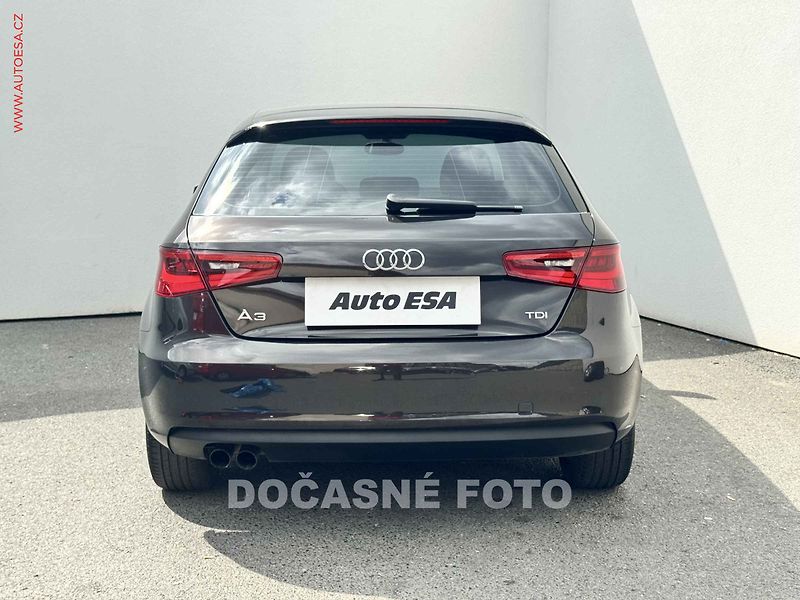 Audi A3 (2013) 2.0TDi, AT, bixen, AC - fotka 5 z 17