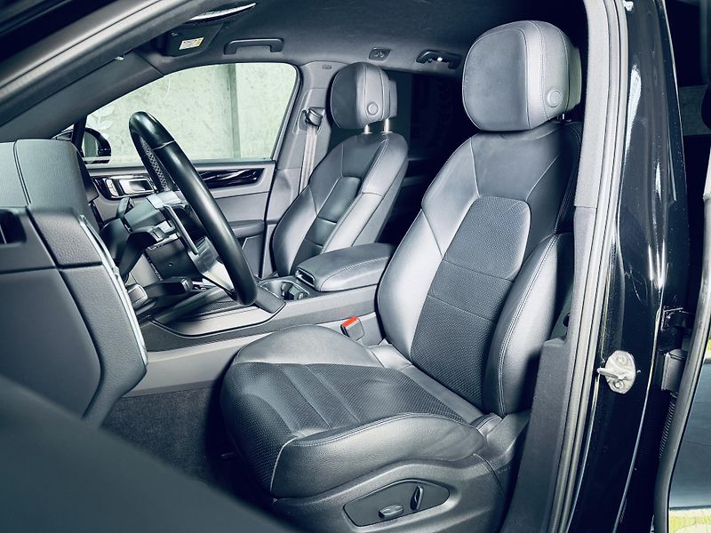 Porsche Cayenne (2022) 3.0*V6*OFFROAD*TOP - fotka 29 z 38
