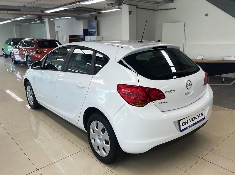 Opel Astra 1,4 16V, ČR, 1.MAJ - fotka 4 z 20
