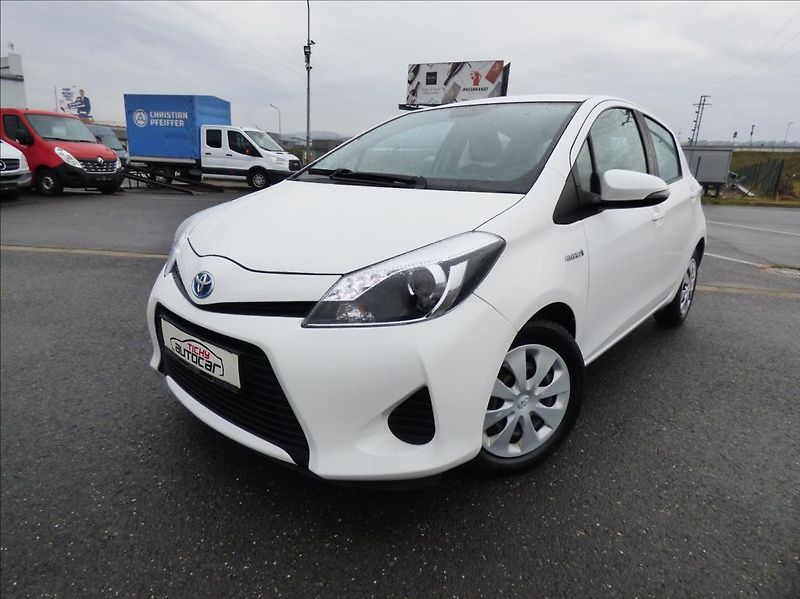 Toyota Yaris 1,5 Hybrid, Digi Klima, servis - fotka 7 z 60