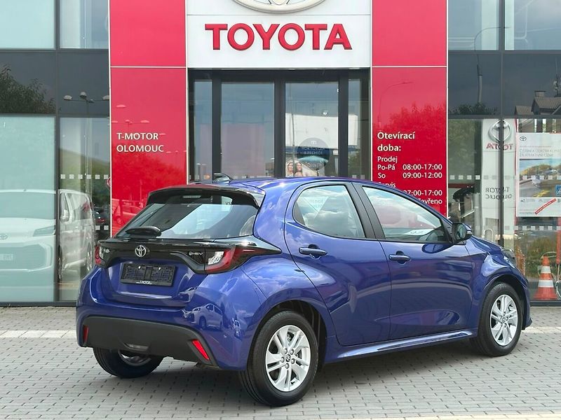 Toyota Yaris 1.5 Comfort business - fotka 3 z 17