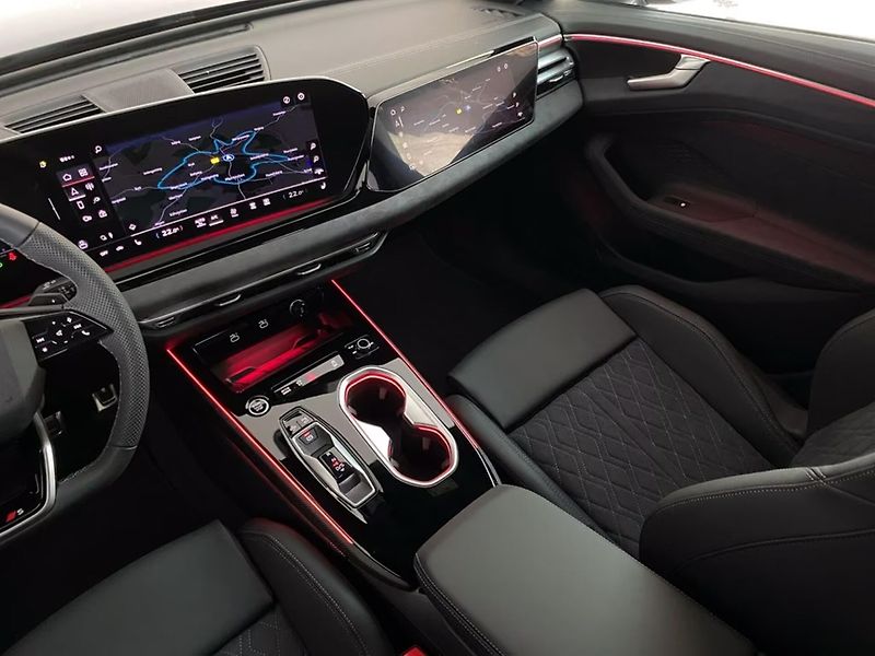 Audi A6 e-hybrid q S-Line 360 Tech+ - fotka 10 z 16