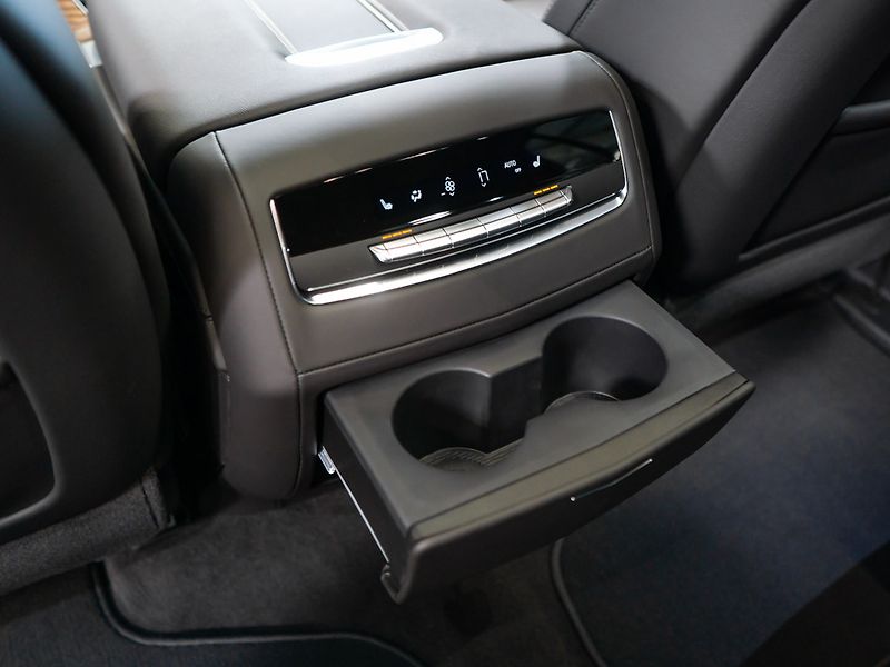 Cadillac Escalade (2026) 6.2 ESV Sport Platinum 2026 - fotka 44 z 46
