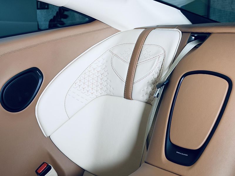 Aston Martin DBS (2019) 5.2.V12*Q*SUPERLEGGERA*CERAM - fotka 47 z 50