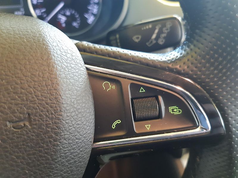Škoda Octavia 2.0 TDI COMBI NAVI  - fotka 15 z 27