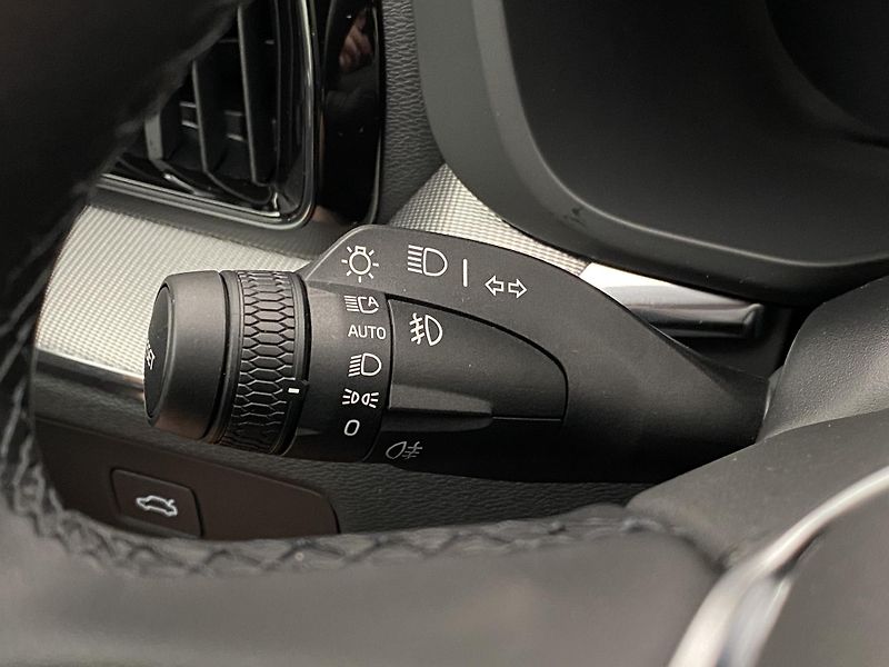 Volvo XC60 B5 AWD BLACK EDITION AUT CZ - fotka 22 z 60