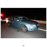 Do pronásledování stříbrného Audi se kromě německých policistů zapojily i hlídky a dálniční policie od nás, zásahová jednotka, speciální pořádková jednotka a v akci byl i vrtulník.