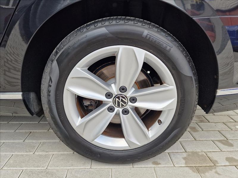 Volkswagen Passat 2.0TDI 147kW 4MOTION DSG Eleg - fotka 45 z 50
