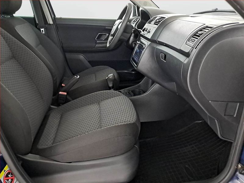 Škoda Fabia (2012) 1.2 12V, po STK, jezdí výborně - fotka 9 z 14