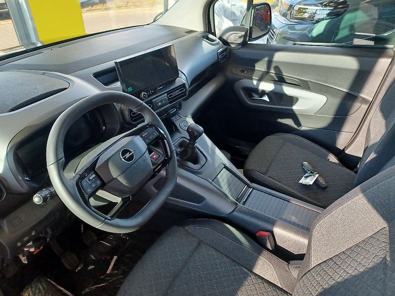 Opel Combo Elegance Plus XL 1,5CDTi MT6 - fotka 20 z 30