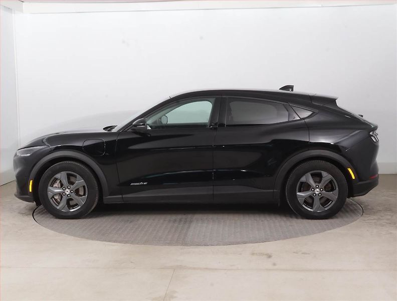 Ford Mustang Mach-E (2021) Standard Range RWD, SoH 94% - fotka 3 z 19