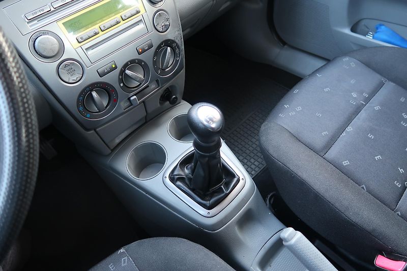 Mazda 2 (2004) 1,25i Comfort, 55 kW, ČR - fotka 27 z 30