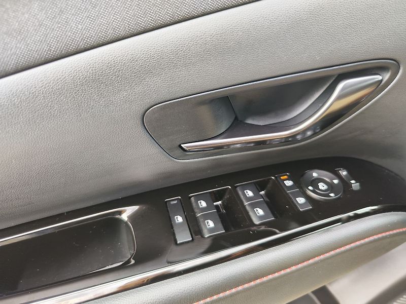 Hyundai Tucson 1.6 T-GDI/118kW N-Line - fotka 34 z 35