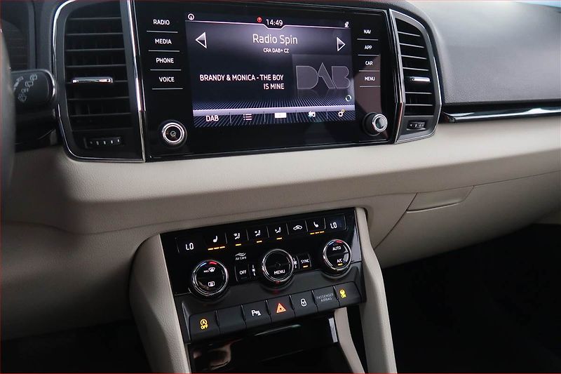 Škoda Karoq (2018) Style 1.5 TSI - fotka 12 z 18