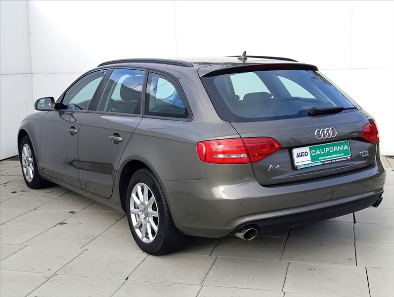 Audi A4 1,8 TFSi Quattro Navi Tempomat - fotka 10 z 34