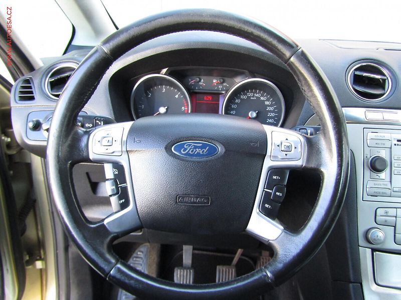 Ford S-MAX (2006) 2.0 TDCi, AC, kůže - fotka 18 z 19