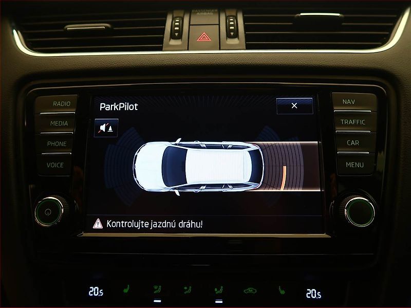 Škoda Octavia (2015) RS 2.0 TDI, Automat, Navi - fotka 18 z 18