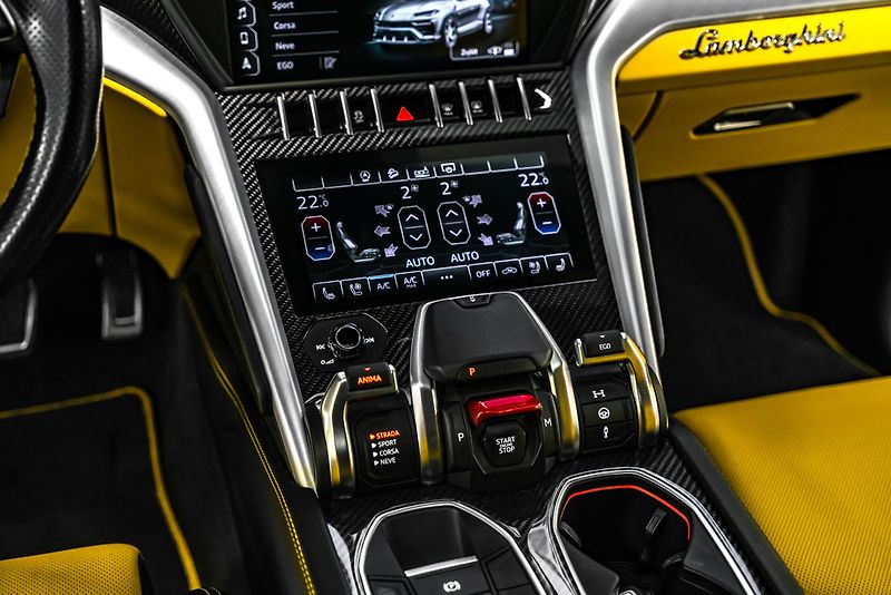 Lamborghini Urus B&O/360/PANO/KARBON/MASÁŽ/ - fotka 17 z 28