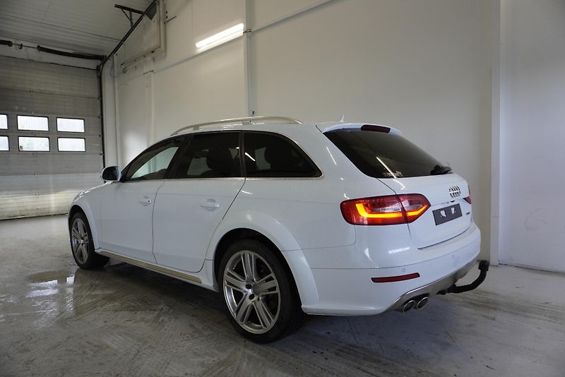 Audi A4 Allroad 2.0 TDi QUATTRO AUTOMAT - fotka 3 z 20