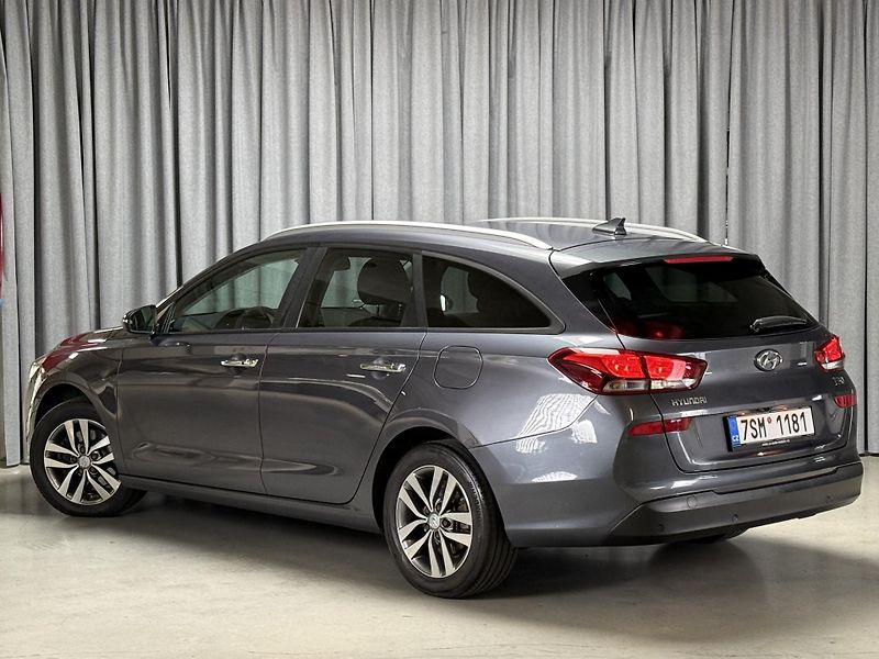 Hyundai i30 (2018) 1.6 CRDi Automat - fotka 4 z 13