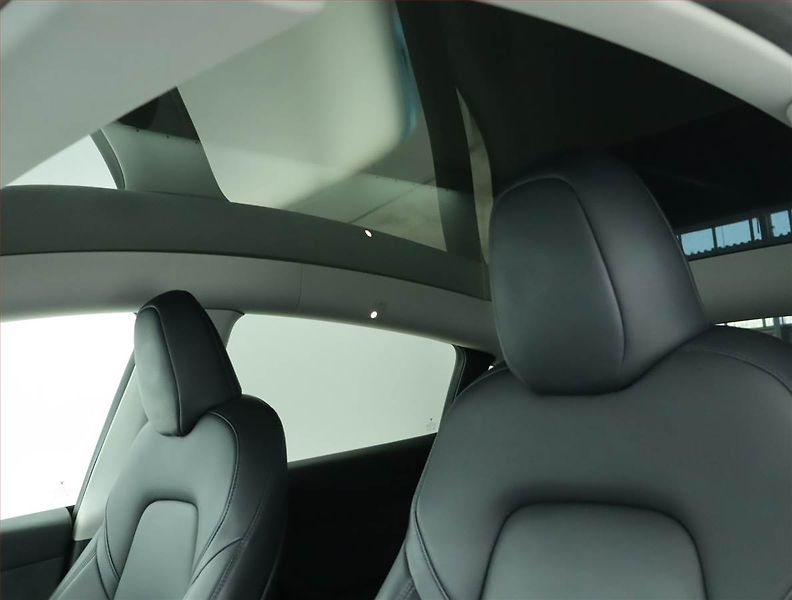 Tesla Model Y (2023) Long Range AWD 79kWh, SoH 91% - fotka 18 z 21