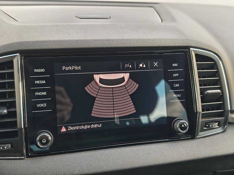 Škoda Karoq Ambition 1,5TSI - fotka 15 z 23