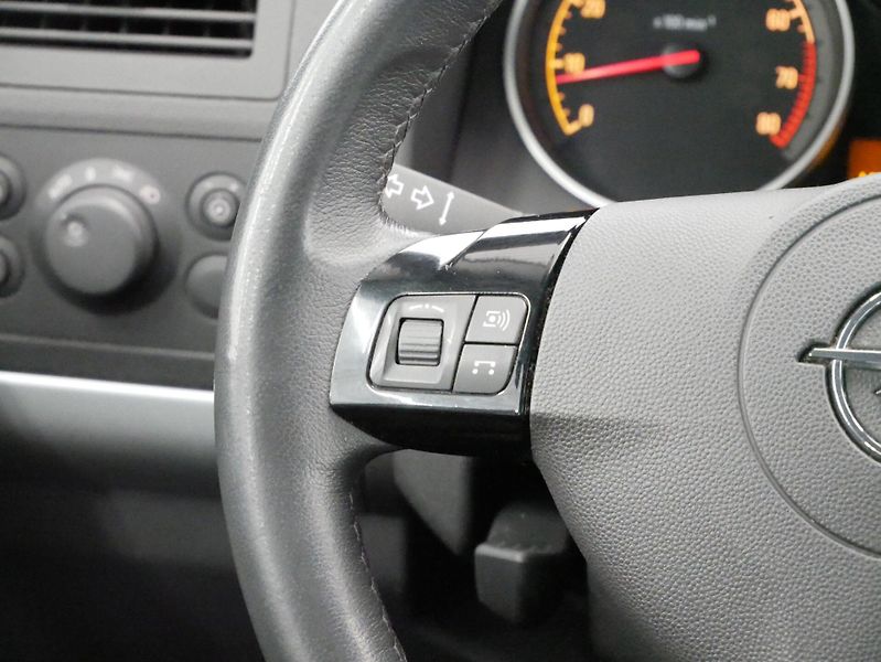 Opel Zafira - fotka 16 z 27