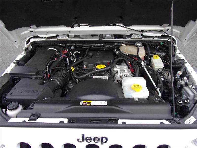 Jeep Wrangler 2,8 CRD Rubikon 147kW 1maj. - fotka 28 z 30