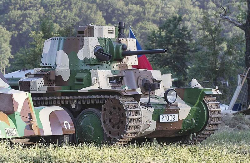 Ve své době asi za jeden z nejlepších lehkých tanků na světě LT vz.38. Do služby v předválečné československé armádě se bohužel nikdy nedostal. Tento stroj je exponátem muzea v Lešanech.
