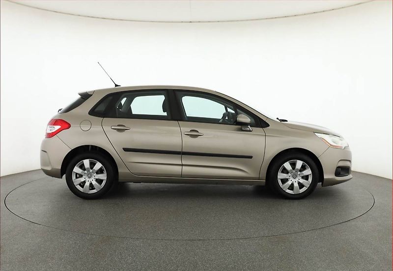 Citroën C4 (2013) 1.6 HDi, Serv.kniha, po STK - fotka 6 z 15