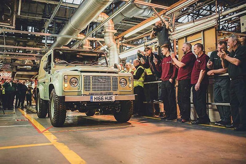 Poslední vyrobený Land Rover Defender.