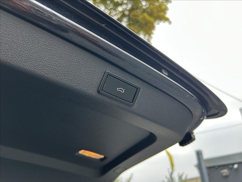 Škoda Superb 2,0 TDi DSG  BIXEN NAVI 1xMaji - fotka 37 z 50