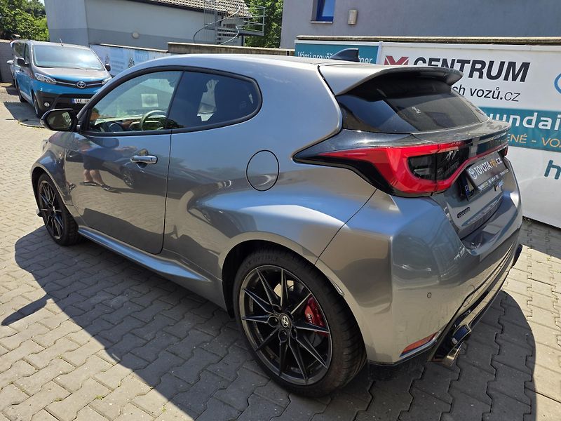 Toyota Yaris 1.6-GR FOUR-1. MAJ.-GARAŽOVANÉ - fotka 6 z 15