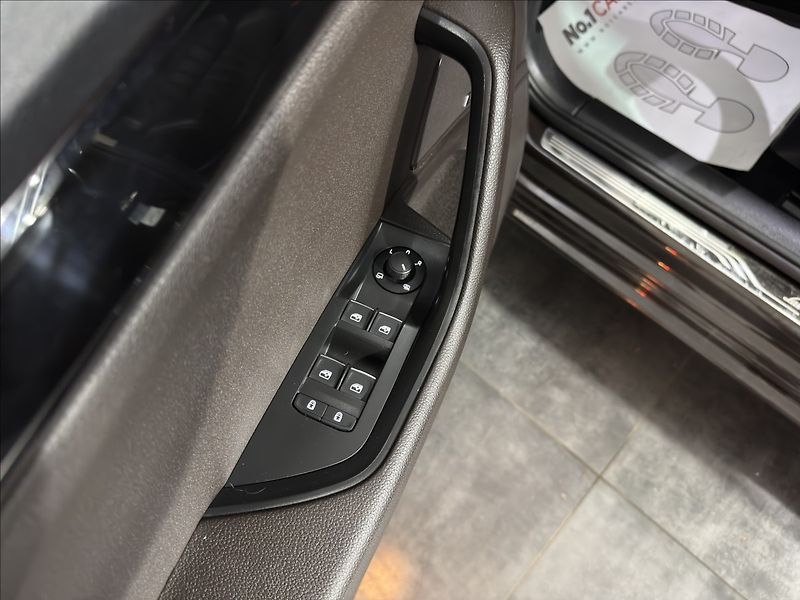 Škoda Superb 2,0   TDI DSG 4X4 140KW L&K - fotka 7 z 41