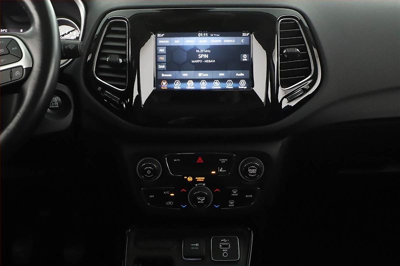 Jeep Compass (2020) 1.3 T-GDI, Kůže, Tempomat - fotka 9 z 19