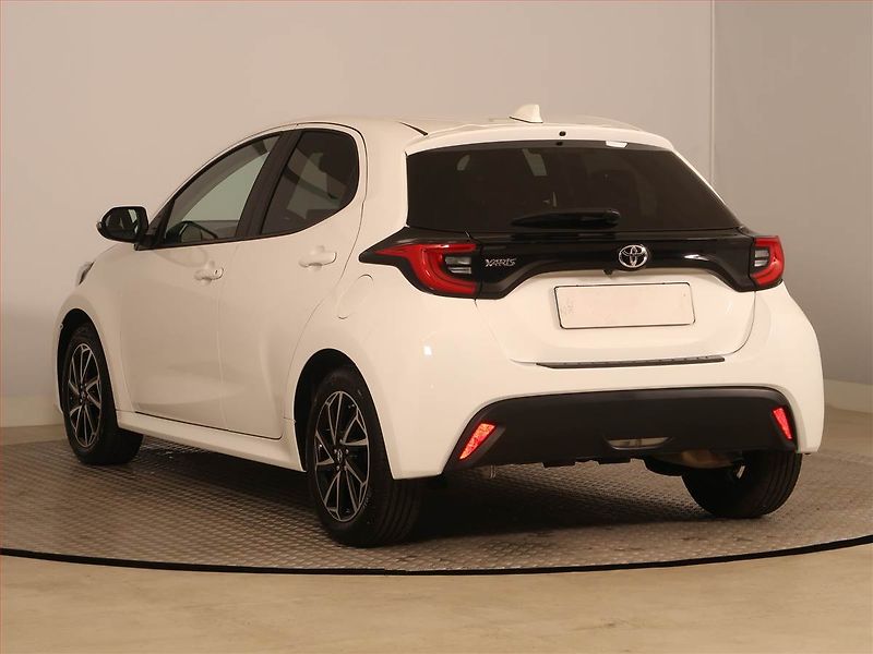 Toyota Yaris (2023) 1.5 VVT-i, Serv.kniha - fotka 4 z 17