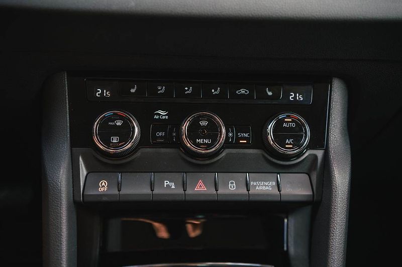 Škoda Karoq (2025) 1.5 TSI, Top Selection, ACC - fotka 22 z 25