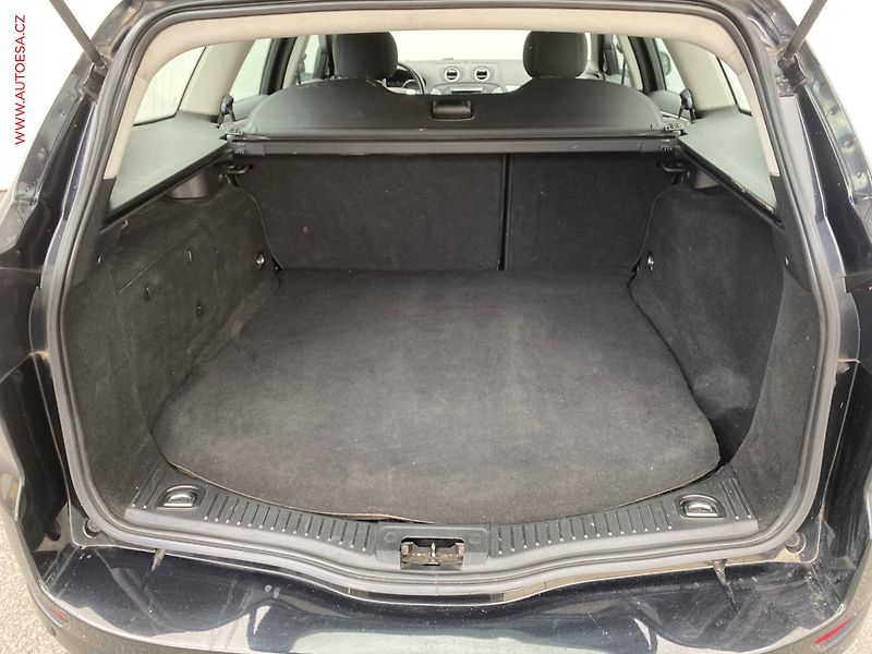 Ford Mondeo (2010) 2.0TDCi, AC, tempo, park - fotka 7 z 16