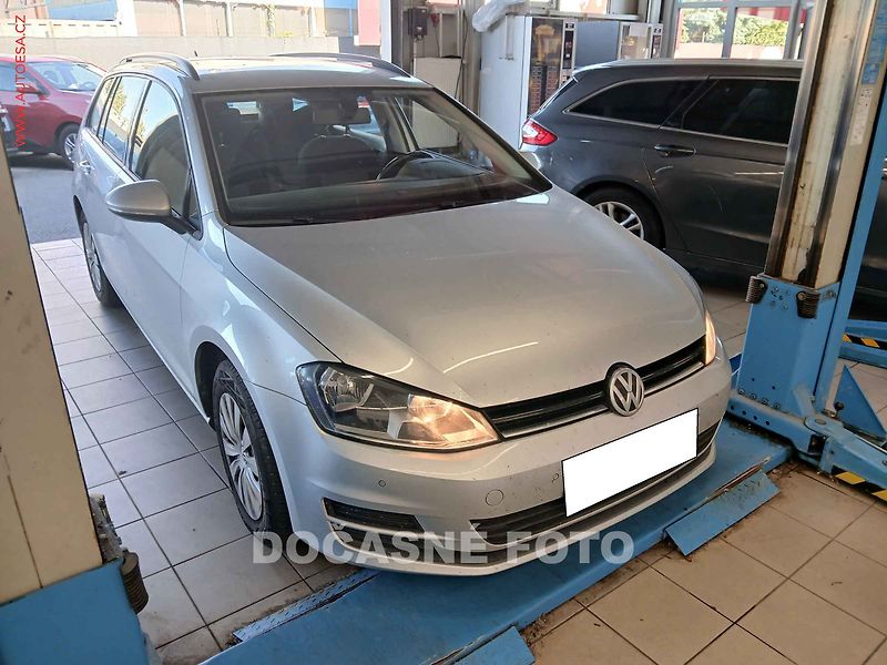 Volkswagen Golf (2014) 1.6TDI, servis.kniha - fotka 1 z 3