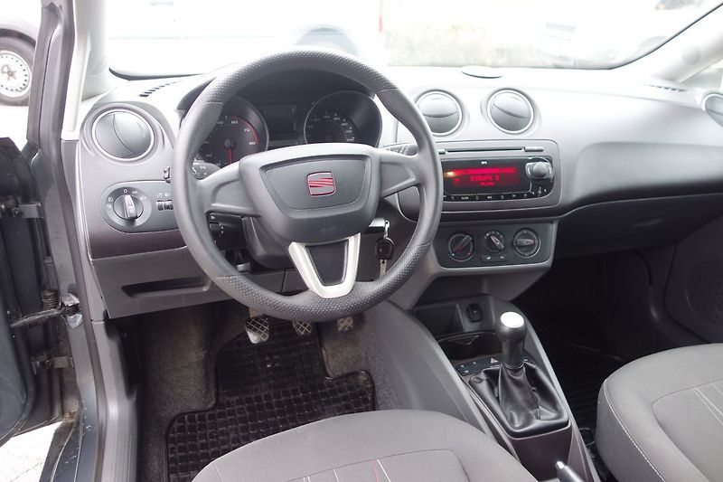 Seat Ibiza 1,4i63kW  Kombi COPA ! - fotka 24 z 30