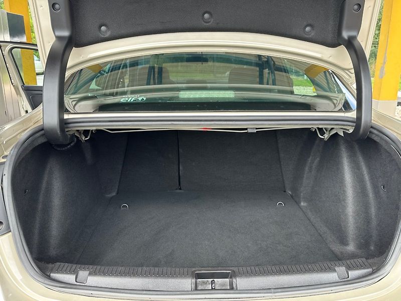 Renault Fluence (2011) 1.5DCi NAVI, GARANCE KM - fotka 16 z 16