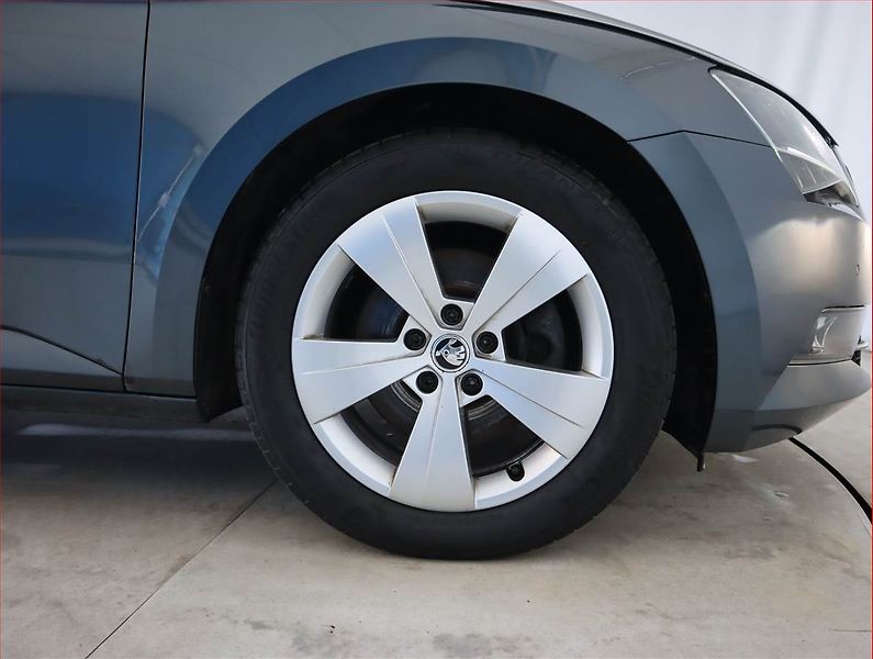 Škoda Superb (2019) 2.0 TDI, Automat, Serv.kniha - fotka 15 z 25