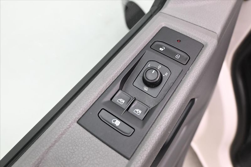 Volkswagen Transporter 2,0 TDI 81kW KLIMATempomat Zár - fotka 24 z 28