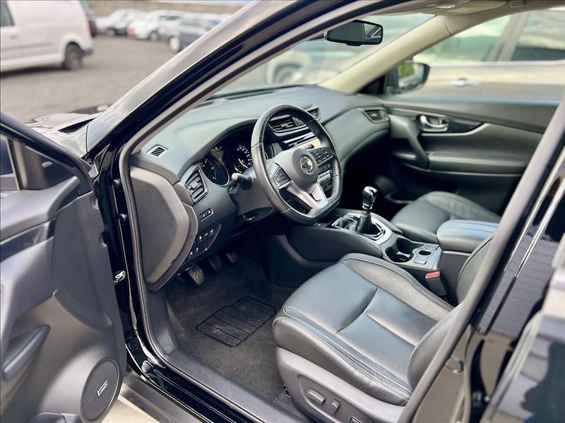 Nissan X-Trail 1,7 dCi N-TEC / panorama kůže - fotka 12 z 48